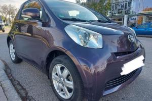 Toyota iq