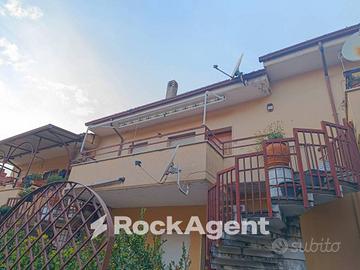 Appartamento di 75 m² con 3 locali e box auto a Ma