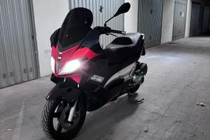 Aprilia sr max 300 2013