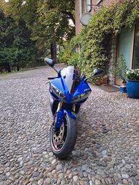 Yamaha YZF R1