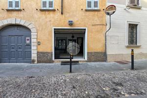 NEGOZIO A CASTIGLIONE DELLE STIVIERE