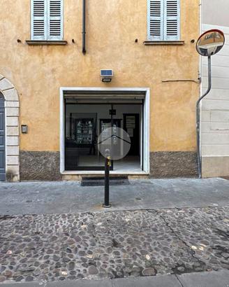NEGOZIO A CASTIGLIONE DELLE STIVIERE