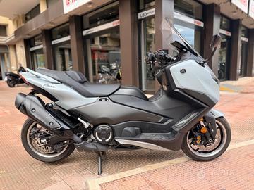 Yamaha TMAX 560 TECH MAX 2025