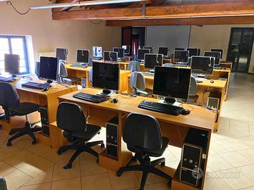 Computer fissi con tastiera e mouse