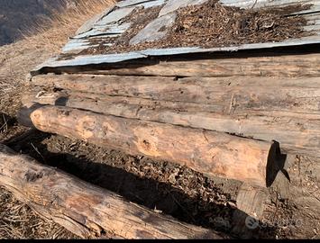 Legno antichi provenienti da baita in montagna