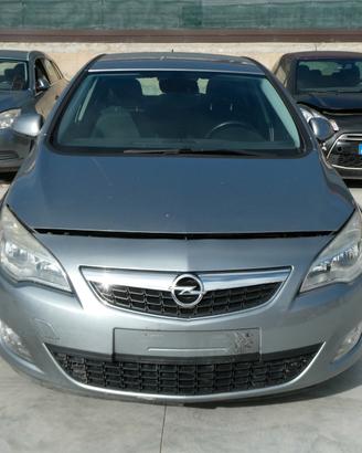 Ricambi usati per OPEL ASTRA J