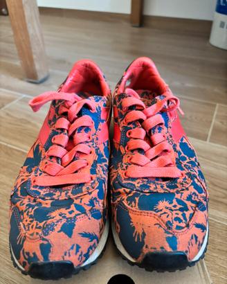 Scarpe Diadora rosse edizione limitata numero 39