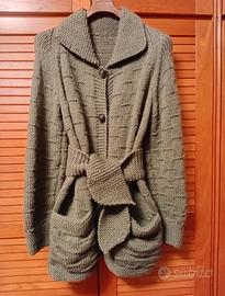 Cardigan in lana fatto a mano