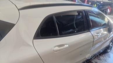 Mercedes Gla 200d Amg incidentata