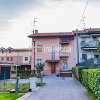 SOLUZIONE UNICA SENZA SPESE COMPOSTA DA DUE APPART