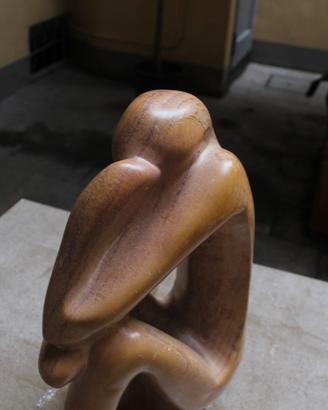 Statuetta in pietra saponaria figura stilizzata