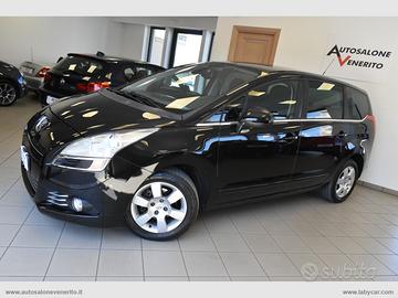 PEUGEOT 5008 1.6 HDi 112 CV Business