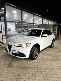 Alfa Romeo Stelvio 2.2 Turbodiesel 150 CV AT8 RWD 