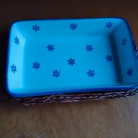 Pirofila in ceramica con cestino intrecciato