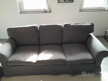 Divano ektorp con copertura grigia