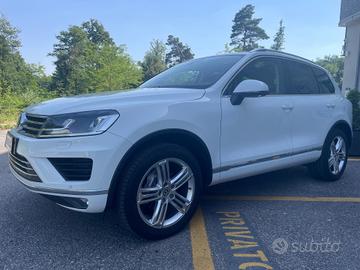 Volkswagen Touareg 3.0 TDI 262 CV *pelle*Automatik