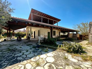 Villa a Partinico, Contrada Milioto