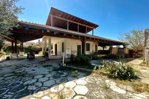 Villa a Partinico, Contrada Milioto