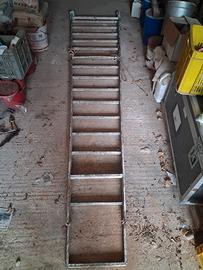 SCALA APRIBILE IN FERRO TUBOLAEE