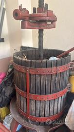 Torchio e diraspatrice-pigiatrice manuale