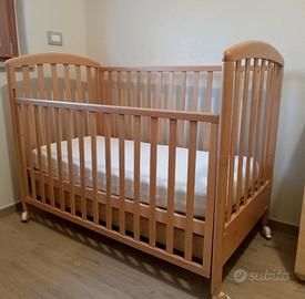 N. 2 Lettini per bambini in legno scuro in stock. 