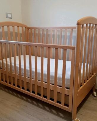 N. 2 Lettini per bambini in legno scuro in stock. 