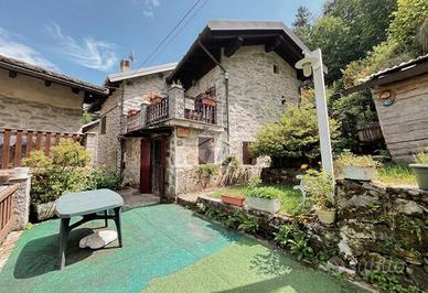 CASA SEMINDIPENDENTE A ROSAZZA