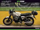 moto-guzzi-v7-2011