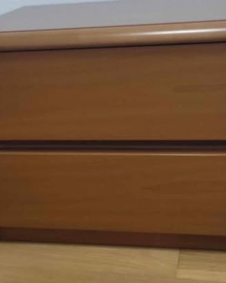 Comodino in legno