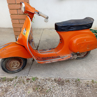 Vespa 50 Lusso 1969 conservata con libretto