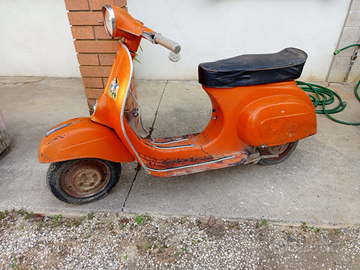 Vespa 50 Lusso 1969 conservata con libretto
