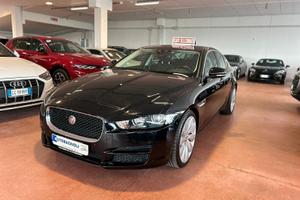 Jaguar XE PURE 2.0 D Turbo 180 CV aut.