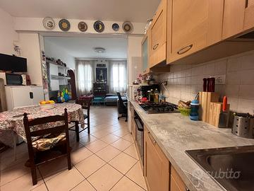 Lanzago, porzione con giardino 348/3013623