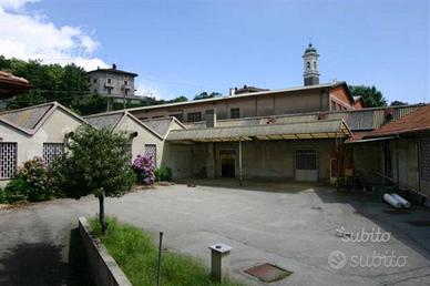 Capannone adatto a rimessaggio