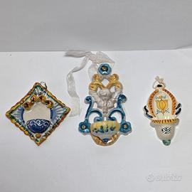 Lotto di Acquasantiere Decorative in Maiolica