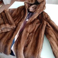 Splendida pelliccia visone con cappuccio Demi Buff