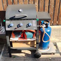 Barbecue a gas a tre fuochi