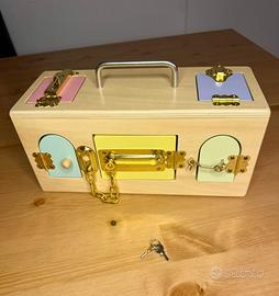 Cassetta di Montessori per bambini