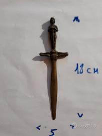 tagliacarta inglese anni 800.