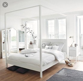 letto a baldacchino
