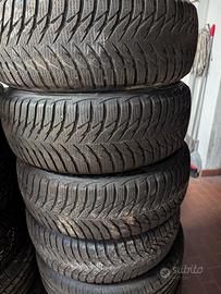 4 pneumatici invernali goodyear 185 60 R 15