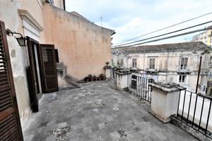 Rif. 9279 - Indipendente " Agli Archi "