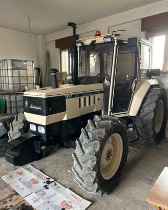 Lamborghini 674 70cv