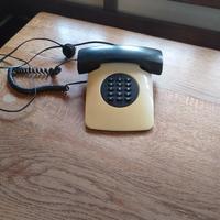 apparecchio telefonico vintage