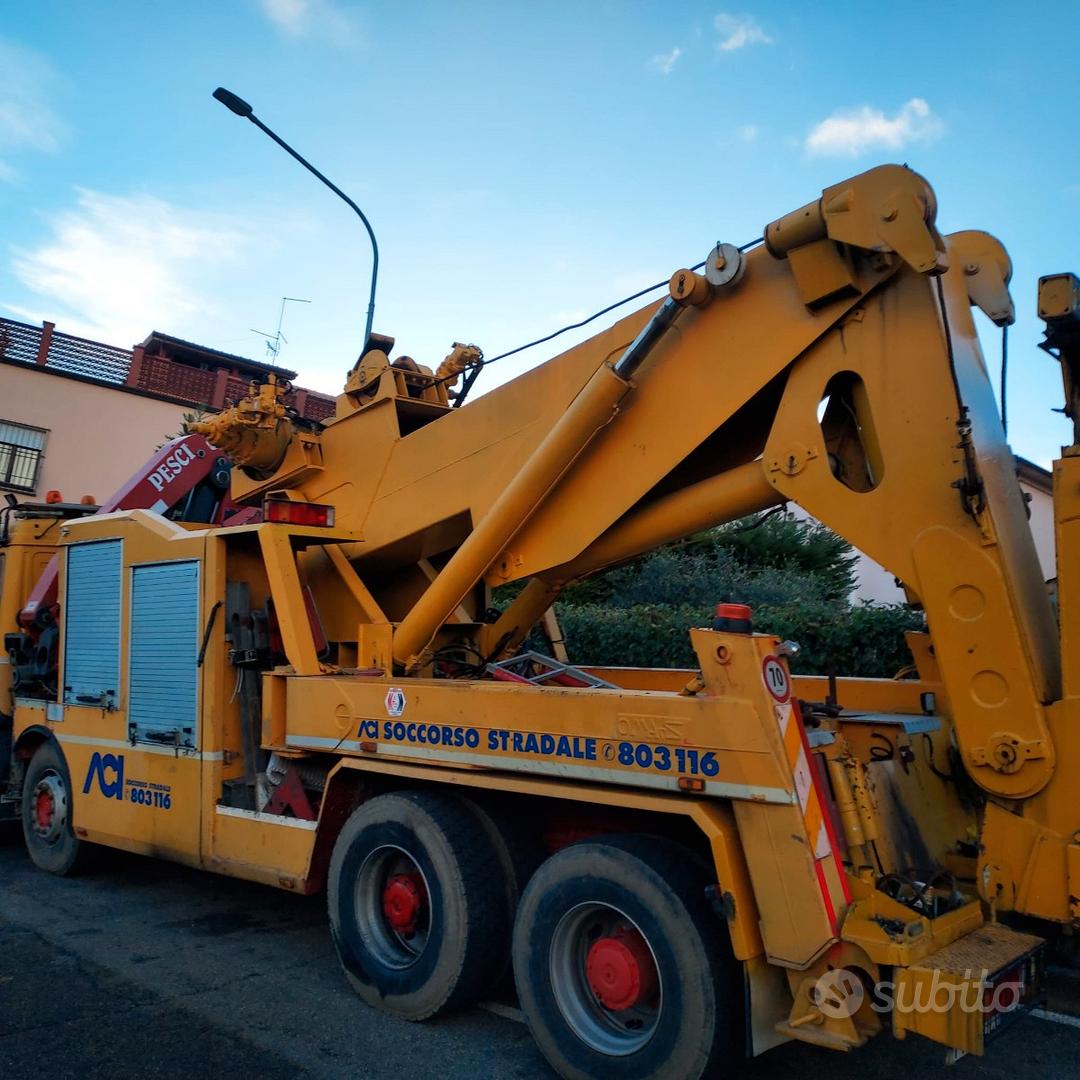 Autogru soccorso stradale Veicoli commerciali In vendita a Arezzo