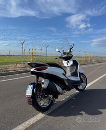 Piaggio Beverly 300 Bianco