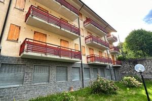 Palazzo / Stabile di 5930 m² con più di 5 locali a