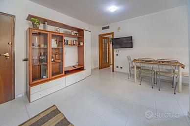 Trivano con cortile posto auto e cantina