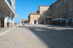 Locale commerciale 100 mq in centro a Fermo