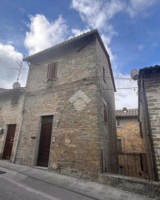 CASA SEMINDIPENDENTE A BETTONA